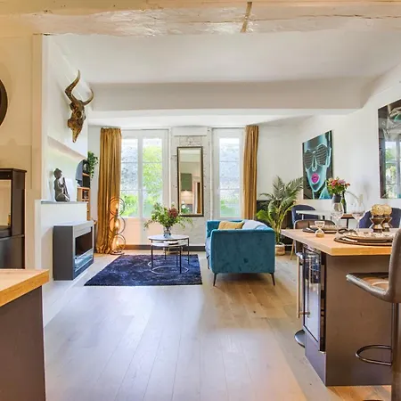 Avec Vue Sur Le Chateau Caen